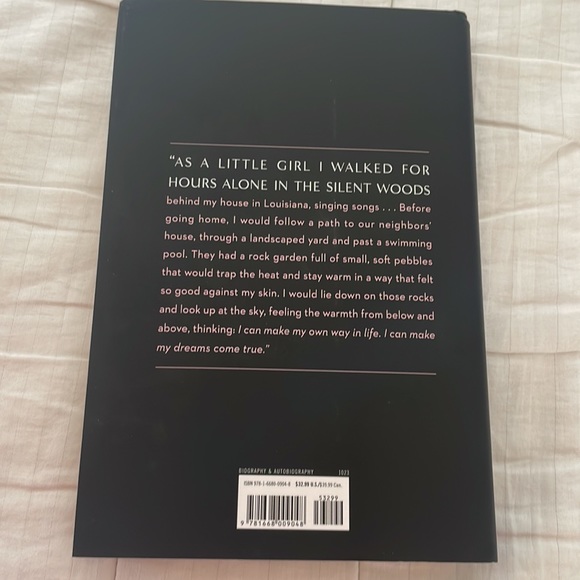 Britney Spears book - Picture 2 of 4